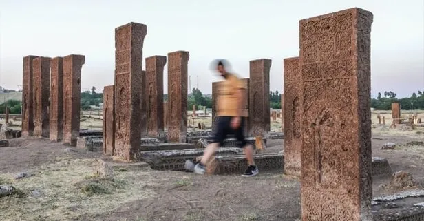 Ahlat'taki iç kalede 'Oğuz damgaları' bulundu!