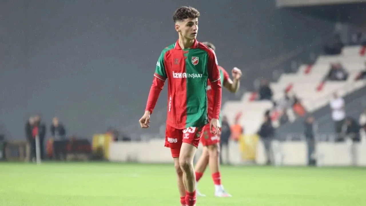 Fenerbahçe'de bir transfer daha tamam! 50 milyon euroluk golcü de listede - 4