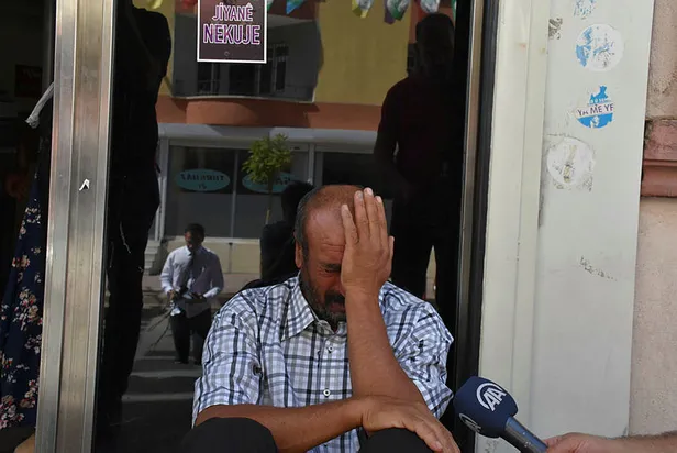 Son dakika: Diyarbakır'da HDP önünde eylem yapan aile sayısı 4'e çıktı-3