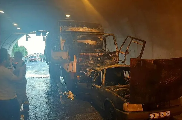Son dakika: İzmir-Aydın Otoyolu’nda feci kaza! 4 kişi yanarak can verdi