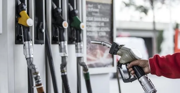 Motorinden sonrası bir indirim de benzine geliyor! 2 Nisan'dan itibaren geçerli olmak üzere 80 kuruş indirim