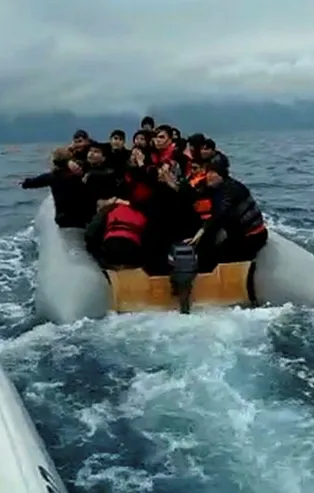 İzmir'de 33 düzensiz göçmen yakalandı!