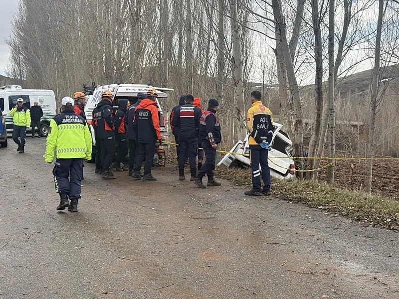 Hastane yolunda kaza: Sivas'ta aynı aileden 3 kişi can verdi-4