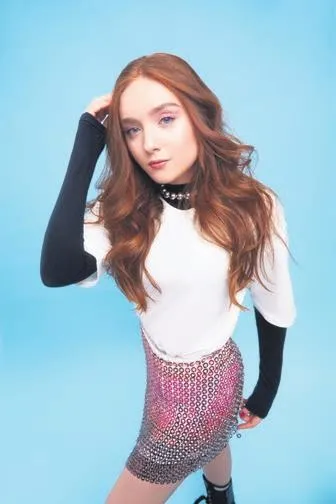 en-anlamli-defile-wilma-elles-yara-bere-icinde-sahneye-cikarak-kadina-siddete-hayir-mesaji-verdi-1687552330689.jpeg En anlamlı defile! Wilma Elles yara bere içinde sahneye çıkarak "Kadına Şiddete Hayır" mesajı verdi...-11