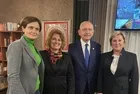 7'li koalisyonun adayı CHP'li Kemal Kılıçdaroğlu'ndan FETÖ elebaşı Gülen ile aynı poz: Seccadeye ayakkabılarıyla ters bastı!