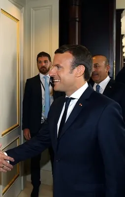 Macron, gazeteci kılıklı ajan için ısrarcı