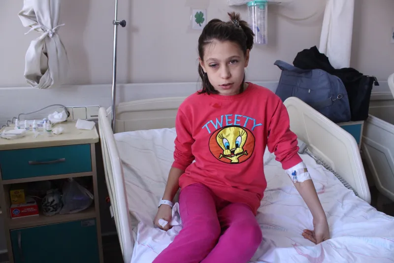 İzmir'de korkunç olay! Gözünü bıçakladı - 1