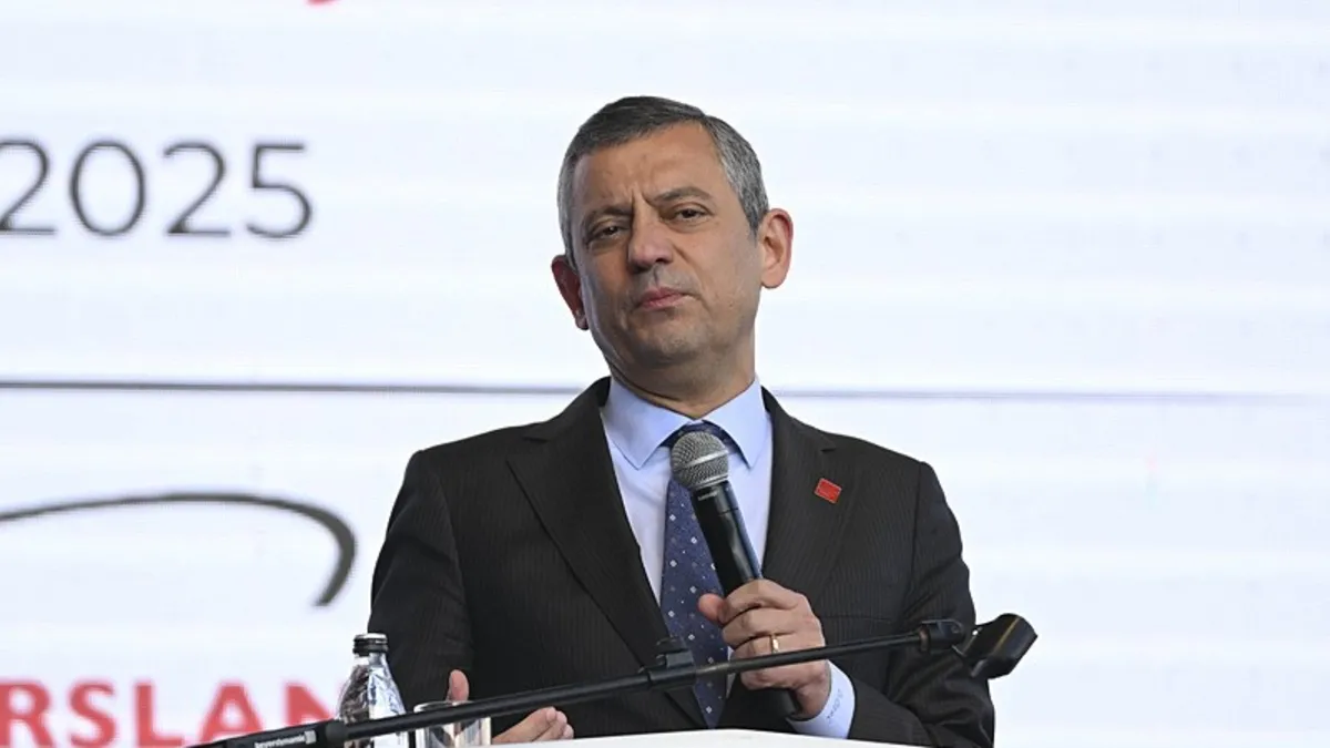 CHP'li Özel'in yolsuzluk çıkarmasında son durak Fransa!