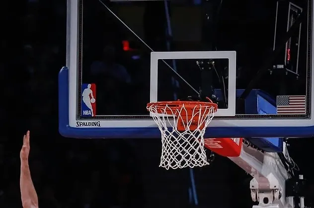 NBA heyecanı kaldığı yerden başladı! İki maç oynandı