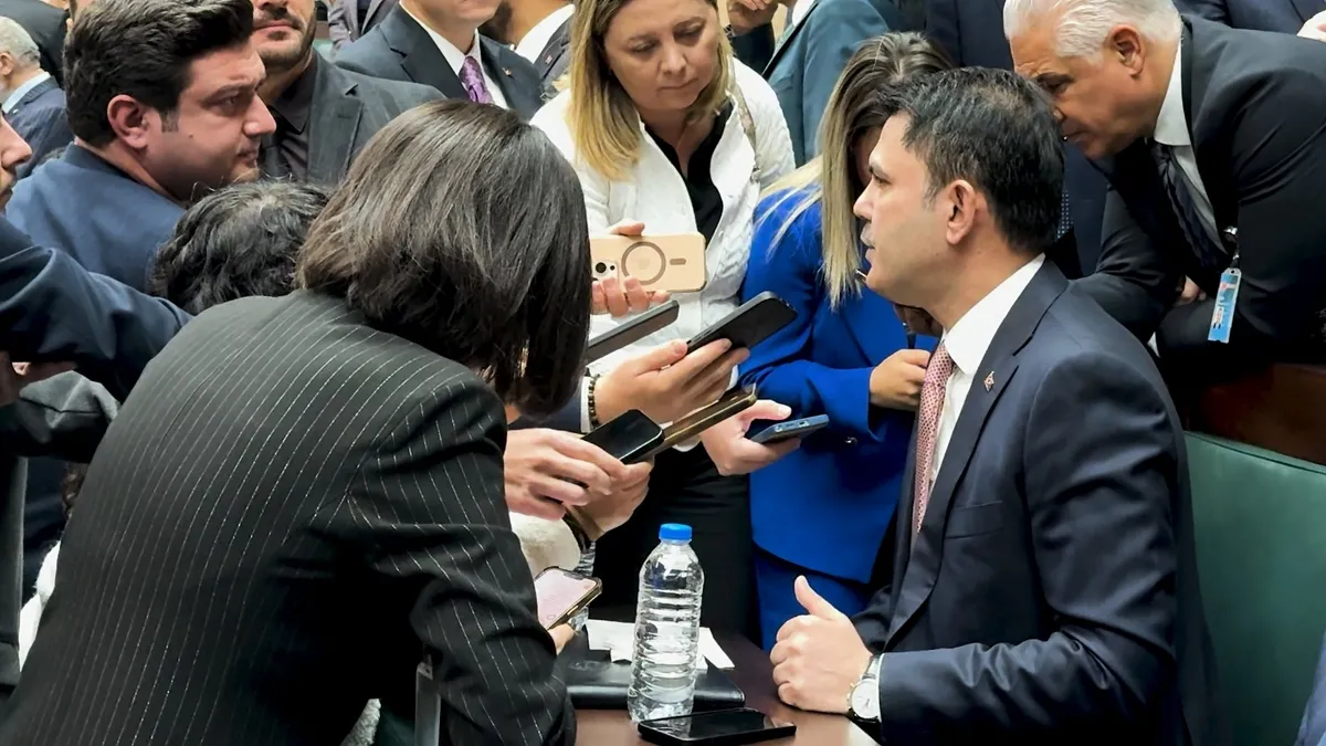 Özgür Özel’in Ayazağa balonu söndü! Bakan Kurum'dan sert yanıt: "Yolsuzluklarını iftirayla kapatamazlar"