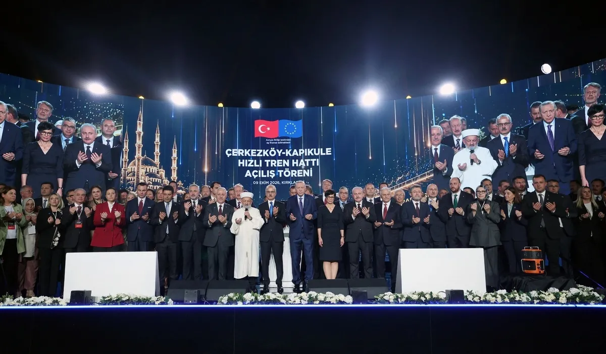 baskan-erdogan-cerkezkoy-kapikule-demir-yolu-hattini-hizmete-acti-ekonomiye-buyuk-katki-saglayacak-1791553846925.jpeg Başkan Erdoğan, Çerkezköy-Kapıkule Demir Yolu Hattı'nı hizmete açtı: Ekonomiye büyük katkı sağlayacak-5