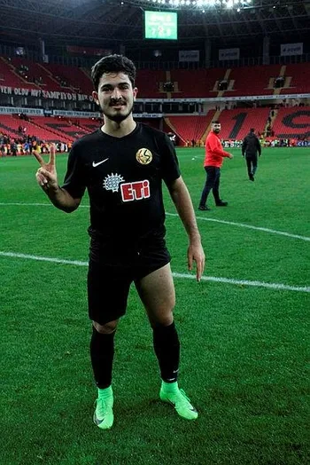 Trabzonspor, Fıratcan Üzüm'ü KAP'a bildirdi-1