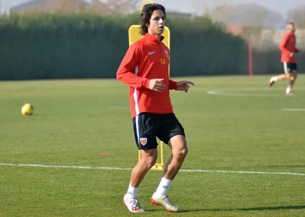 super-ligin-emrelerinin-sasirtan-ortak-ozelligi-1611570243915.jpeg Süper Lig’in Emre’lerinin şaşırtan ortak özelliği! Tesadüfün böylesi-3