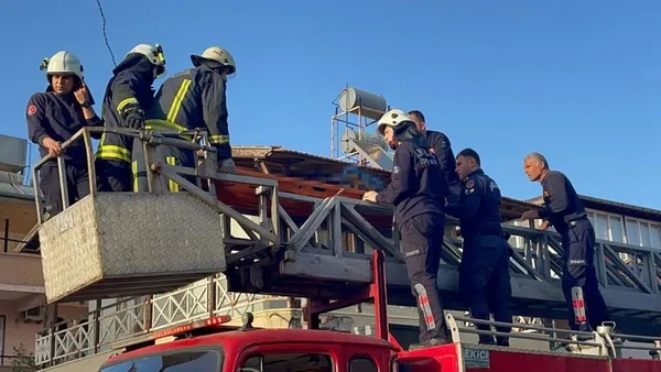 agac-tepesinde-oldu-budamak-icin-ozel-aparatla-cikti-rahatsizlaninca-yardim-gelmedi-1650959431742.jpg Ağaç tepesinde öldü! Budamak için özel aparatla çıktı rahatsızlanınca yardım gelmedi-4