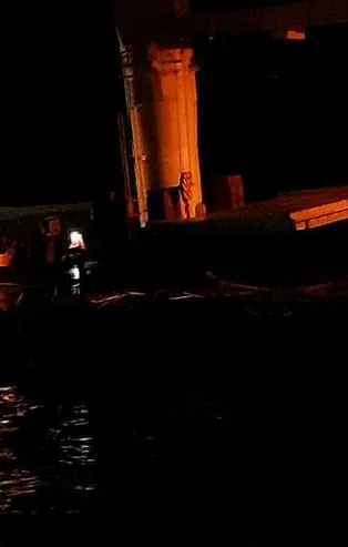 Çanakkale Boğazı'nda korkutan gemi kazası! Hasar tespiti için çalışmalar başladı