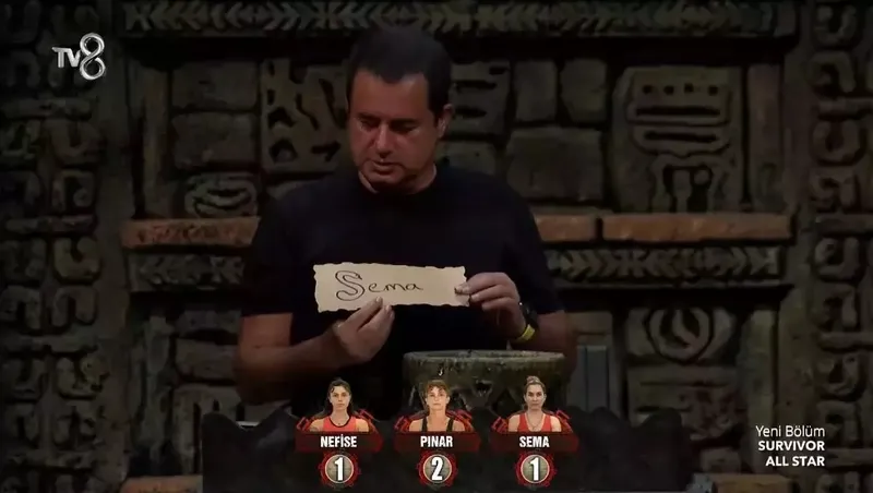 survivor-sema-aydemir-icin-diskalifiye-soku-pinar-ile-sac-saca-bas-basa-kavga-etti-acun-ilicali-biletini-kesti-1708971846456.jpeg