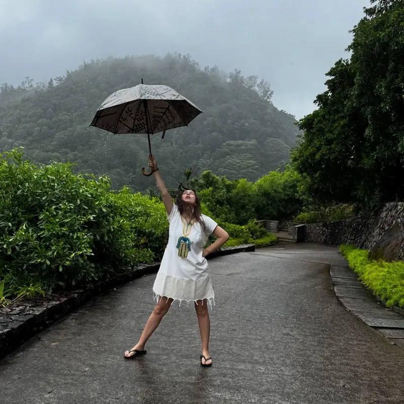 neslihan-atagulden-rihanna-esintili-tatil-pozu-1774002138595.jpg Rihanna esintili tatil pozu! Neslihan Atagül Bali paylaşımıyla sosyal medyayı salladı: Son fotoğrafta...-3