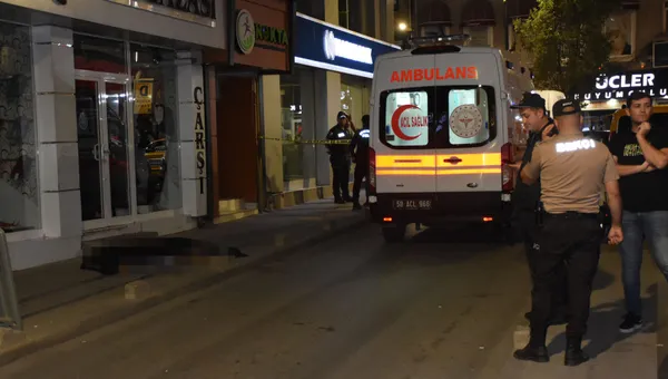 sivasta-4uncu-kattaki-evinin-balkonundan-dusen-54-yasindaki-kadin-hayatini-kaybetti-1662926831636.jpg Sivas'ta 4'üncü kattaki evinin balkonundan düşen 54 yaşındaki kadın hayatını kaybetti-5