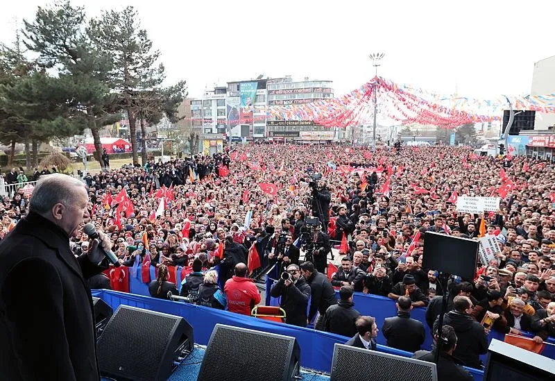 Başkan Erdoğan'dan Van Mitinginde önemli açıklamalar | CHP-DEM'e ayar üstüne ayar | "İşin içine deste deste para girdi"-2