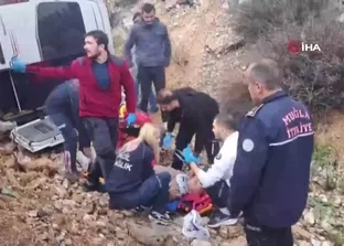Muğla’da yolcu minibüsü şarampole devrildi: 13 yaralı