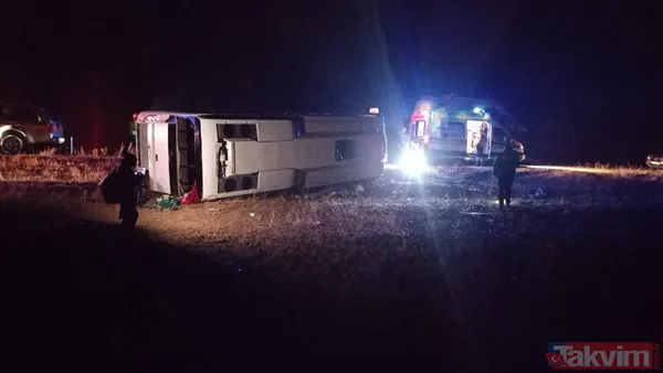 Sivas'ta sağlık çalışanlarını taşıyan tur midibüsü devrildi! Ölü ve yaralılar var - 16