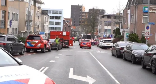 hollandanin-ede-kentinde-rehine-krizi-cok-sayida-kisi-var-polis-bolgeyi-bosaltti-1711800080438.jpeg Hollanda'nın Ede kentinde rehine krizi | Saldırgan yakalandı!-6