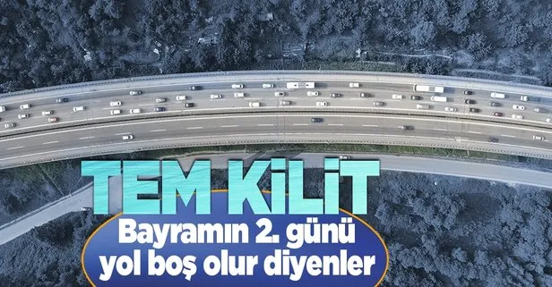 Bayramın ikinci günü yola çıkacaklar dikkat! Tem kilitlendi trafik durma noktasına geldi