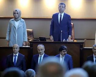 Ekrem İmamoğlu İstiklal Marşını yanlış okudu