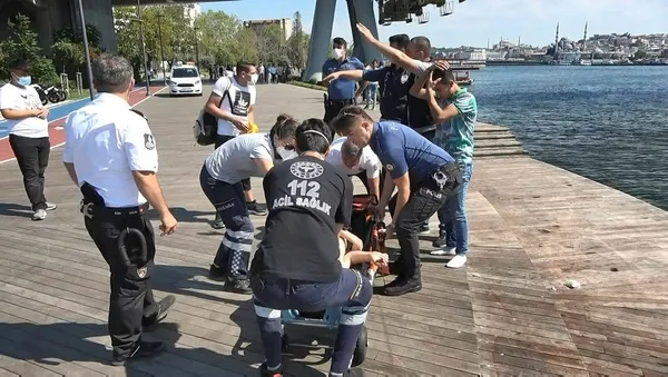 İstanbul Haliç’te facianın eşiğinden dönüldü! Fotoğraf çekerken boğuluyordu!-3