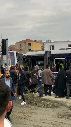 son-dakika-istanbul-tramvay-kazasi-olu-ve-yarali-var-mi-seferler-iptal-mi-istanbul-alibeykoy-tramvay-kazasi-ne-1670222595992.png Son Dakika: İstanbul tramvay kazası ölü ve yaralı var mı? SEFERLER İPTAL Mİ? İstanbul Alibeyköy tramvay kazası nerede, hangi durakta oldu?-3
