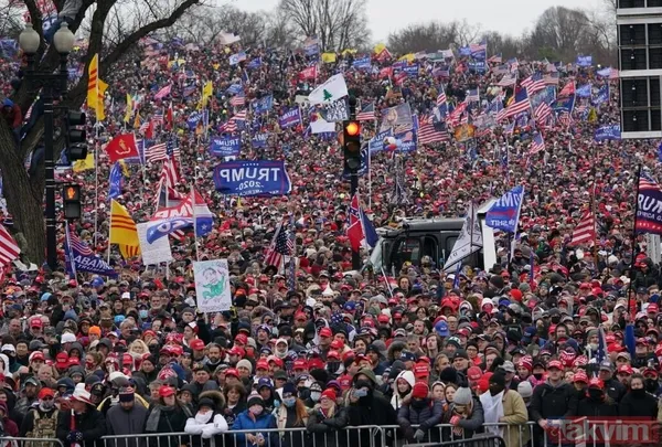 ABD'de 6 Ocak baskını! Protestocular Kongre binasına nasıl girdi? Son dakika görüntüleri şoke ediyor - 4