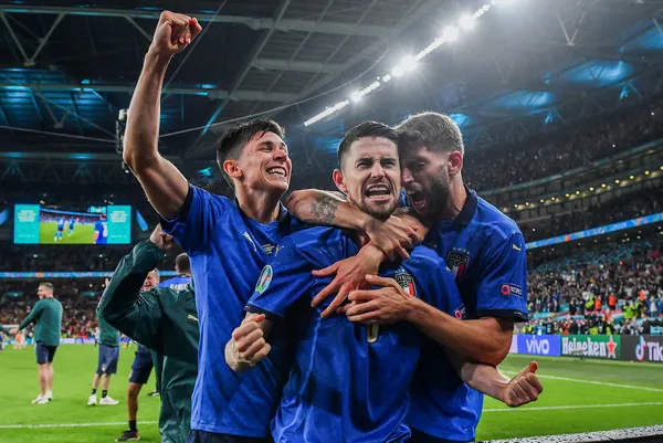 euro-2020-finalini-izlemek-600-bin-lira-1625758652204.jpg Euro 2020 finalini izlemek 600 bin lira-2