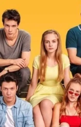 Netflix AŞK 101 yeni sezon oyuncu kadrosunda kimler yer alıyor? Final mi yaptı? AŞK 101 hangi lisede çekiliyor?