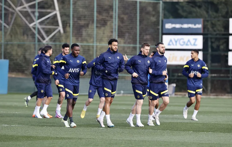 Fenerbahçe haberleri | Jorge Jesus'tan sürpriz karar! O isim Sevilla maçında 11'de - 8