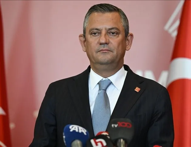 AK Parti’den Özgür Özel’e deprem turisti tepkisi: İnsan utanır!