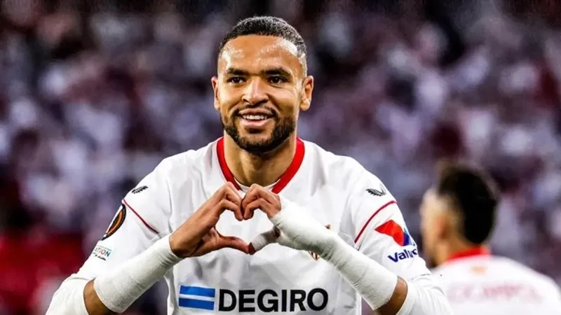 fenerbahceye-transferde-buyuk-sok-tam-bitti-derken-gelen-aciklama-sasirtti-1721050140677.jpeg Fenerbahçe'ye transferde büyük şok! Tam bitti derken gelen açıklama şaşırttı-11