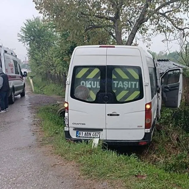 İşçi servisi kaza yaptı
