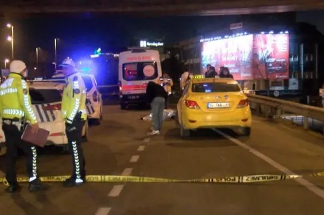 Kadıköy'de otomobilin çarptığı yaya öldü! Sürücü kaza yerinden kaçtı