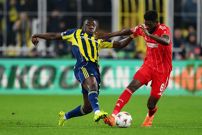 Fenerbahçe'nin eski yıldızı dönüyor! Transfer için Mourinho da devrede - 17