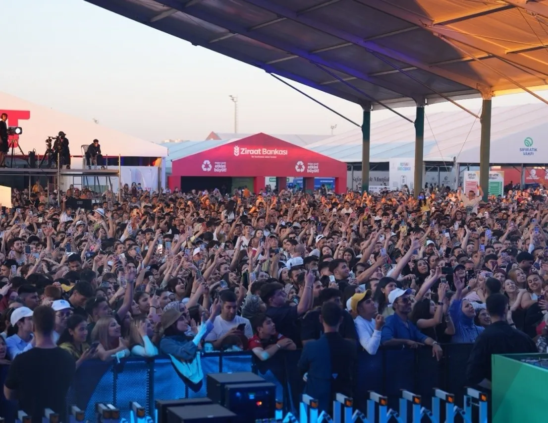 Sıfır Atık Festivali’nde Sefo konseri! Atatürk Havalimanı’nda binlerce kişi toplandı