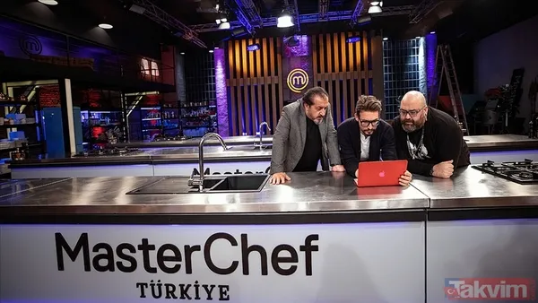 🍴 Dokunulmazlık oyununun detayları Şeflerin belirlediği ana ürün tatlı oldu. Yarışmacılar, bireysel dokunulmazlık için yaratıcılıklarını sergiledi. Bu...