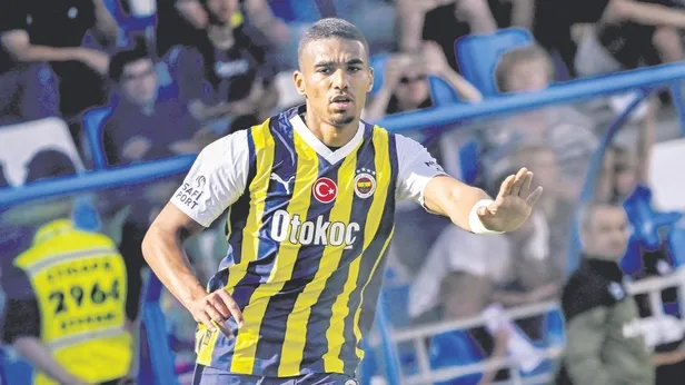 Fenerbahçe Ganalı stoperi Alexander Djikuya gelen teklifleri düşünmeden reddetti!