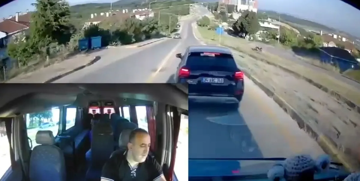 trafikteki-savci-minibus-surucusu-tartismasina-sorusturma-1781255928915.jpg Savcı ile minibüs şoförünün trafikteki tartışması kamerada. (Fotoğraflar DHA'dan alınmıştır)