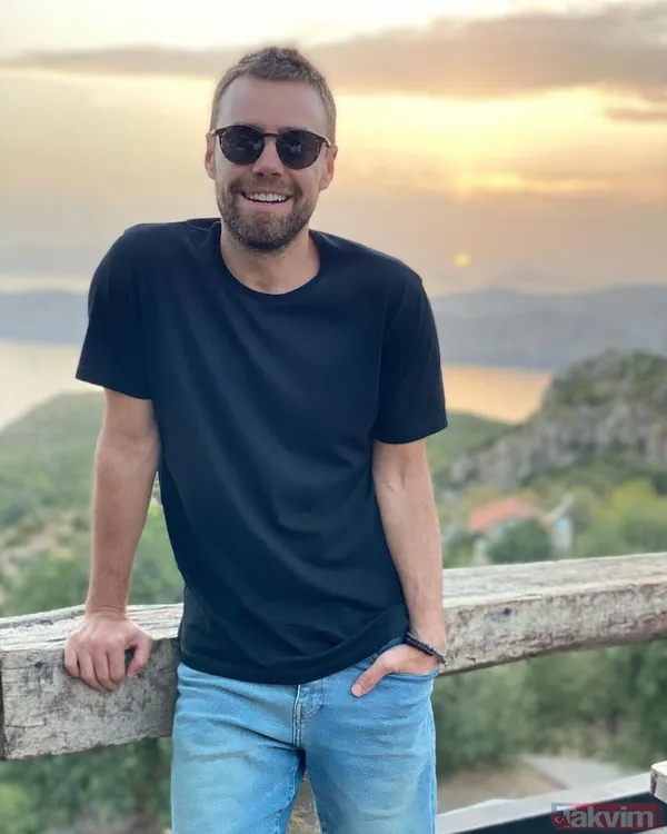 Merve Boluğur transparan bluzünü sütyensiz giyip alıveriş yaptı gören tekrar baktı! İlk şarkısı sonrası suratı sirke satıyor - 13