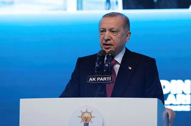 Başkan Erdoğan'dan Cumhuriyet yazarı Mine Söğüt'ün "Baba evini derhal terk edin kızlar" şeklindeki çağrısına tepki