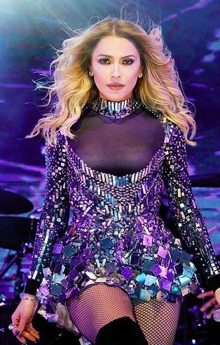 Popçu Hadise’nin ablası Hülya Açıkgöz’le başı dertte! Hülya yılbaşında kılıçları çekti