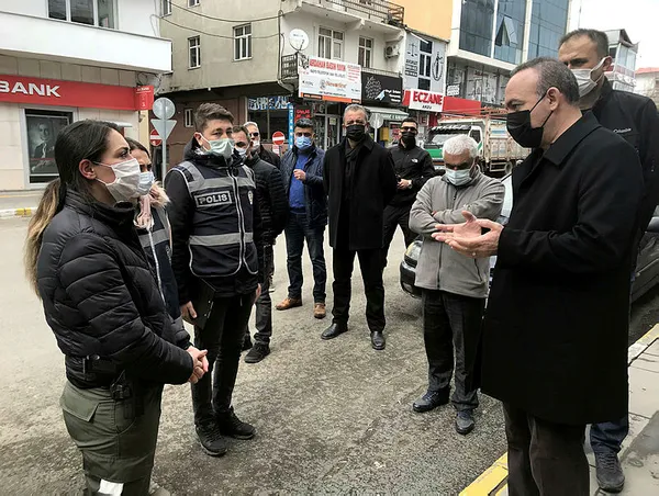 son-dakika-icisleri-bakanligi-kismi-kapanma-surecinde-3787-kisiye-idari-islem-uyguladi-1618757500346.jpg Son dakika! İçişleri Bakanlığı kısmi kapanma sürecinde 3.787 kişiye idari işlem uyguladı-5