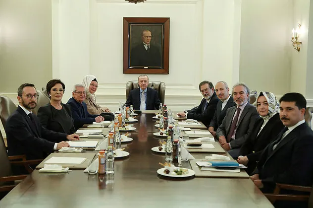 Başkan Erdoğan'dan yeni görev dağılımı