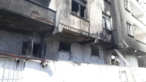 Bağcılar'da panik anları! Mahalle sakinleri sokağa döküldü-5