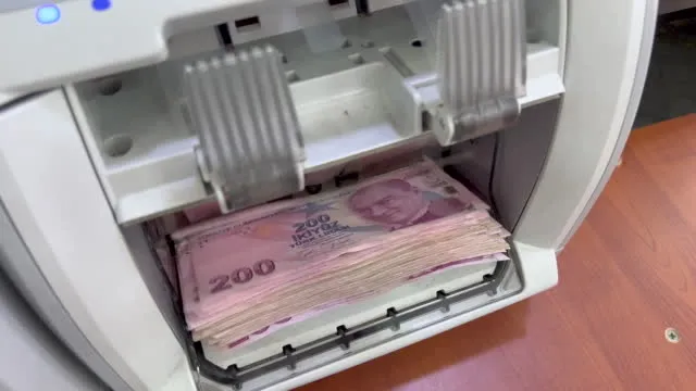 ocak-2025-maas-tablosuna-bakin-sgk-ssk-bag-kurlu12500-13000-14000-15000-alanlar-dikkat-en-dusuk-emekli-ayligi-1723568350466.jpg SGK-SSK, BAĞ-KUR'lu 12.500, 13.000, 14,000, 15.000 alanlar dikkat! Ocak 2025 maaş tablosuna bakın! En düşük emekli aylığı...-4